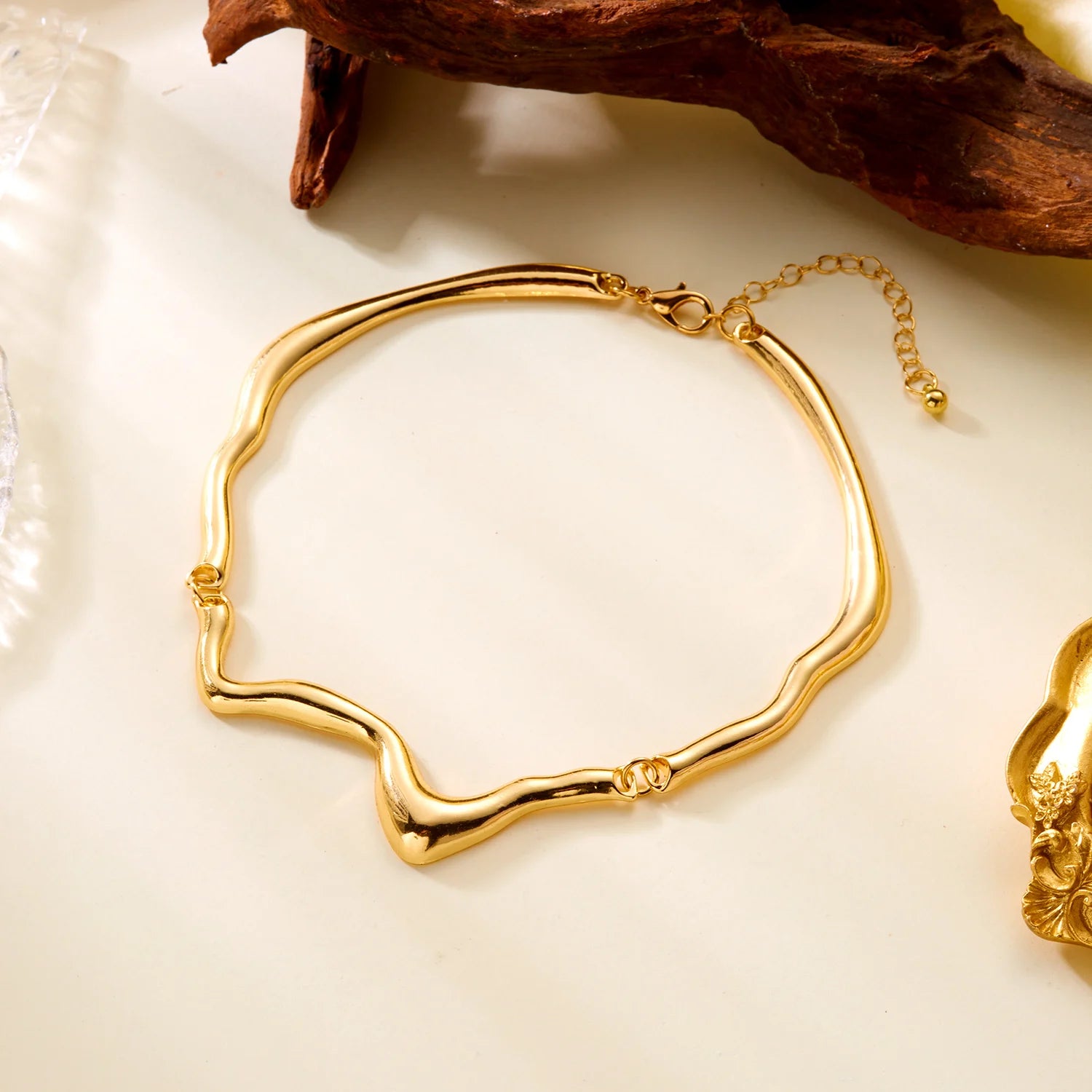 Fashion Liquid Lava Style Metal Choker Necklace for Women Gold Color Geometry Twist Neck Bangle Luxury Party Collar Jewelry Gift
