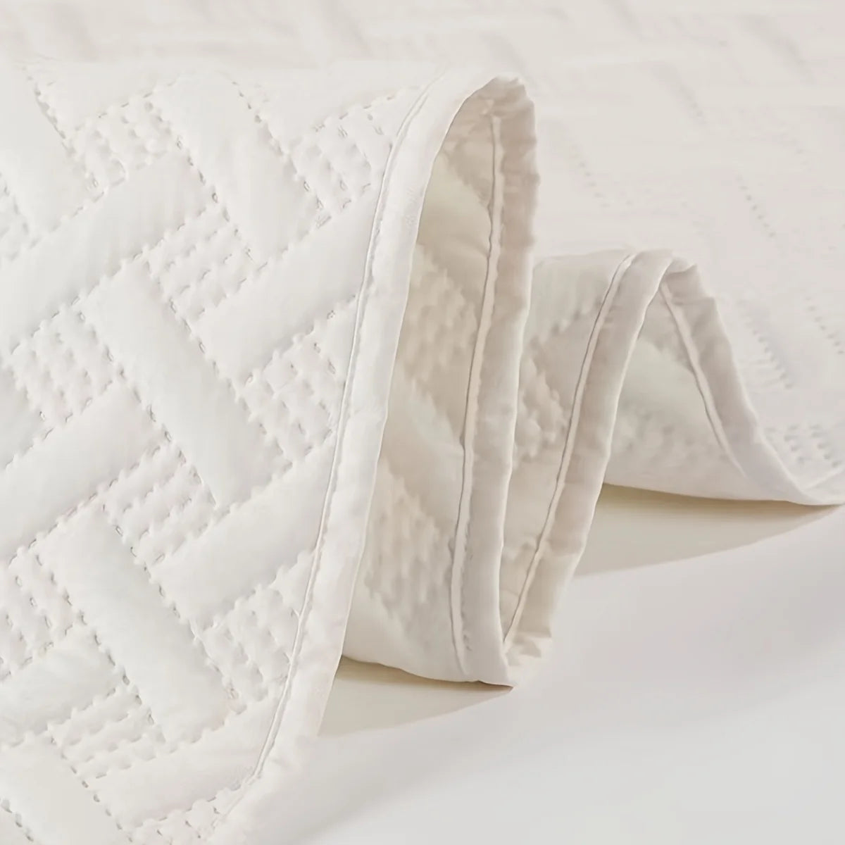 1pc Solid Color Bedspread, Soft Breathable And Comfortable Bedding For Bedroom Dorm Room Decor