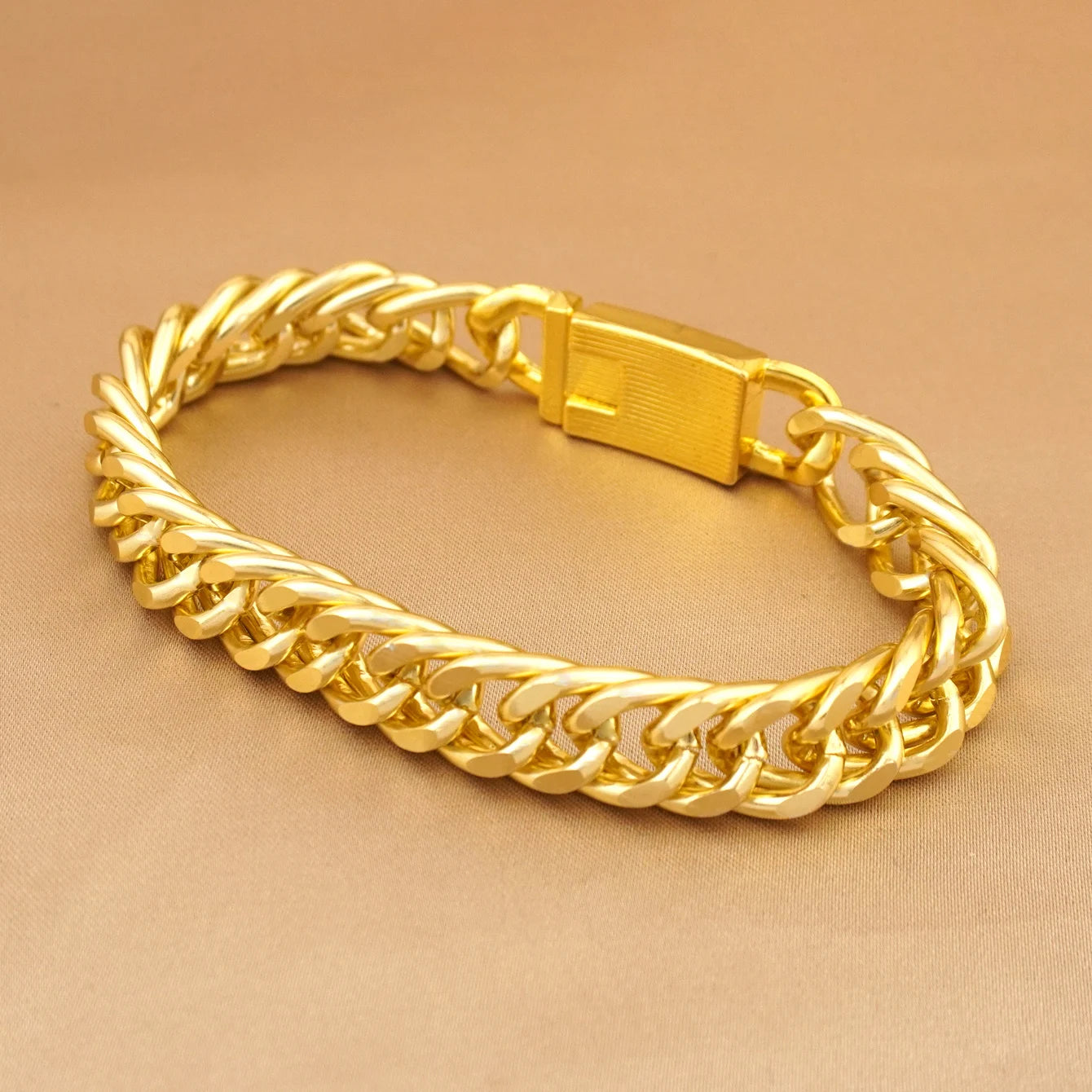 24K gold-plated hip-hop style men's bracelet, classic pairing for rock musicians, jewelry accessories for street enthusiasts