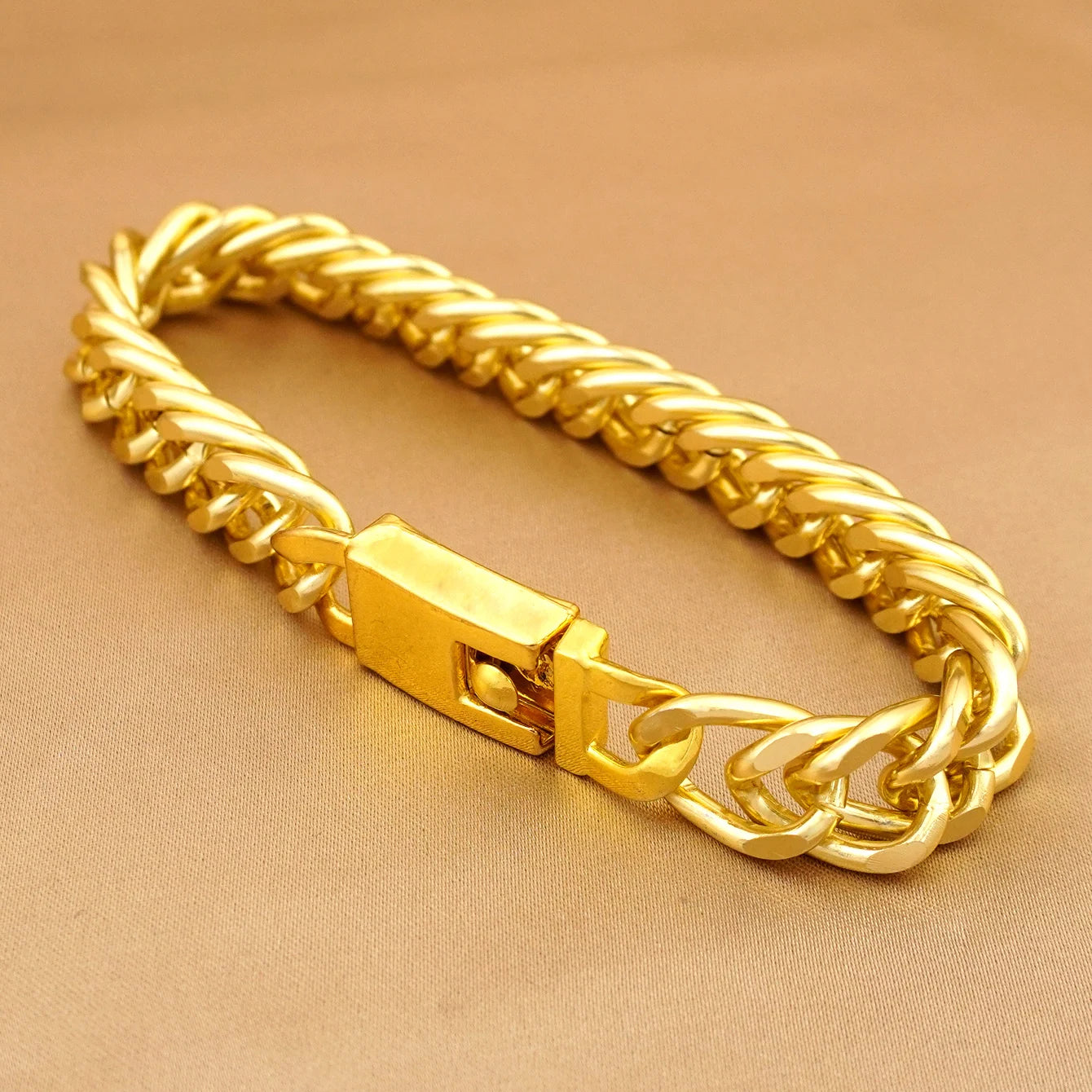 24K gold-plated hip-hop style men's bracelet, classic pairing for rock musicians, jewelry accessories for street enthusiasts