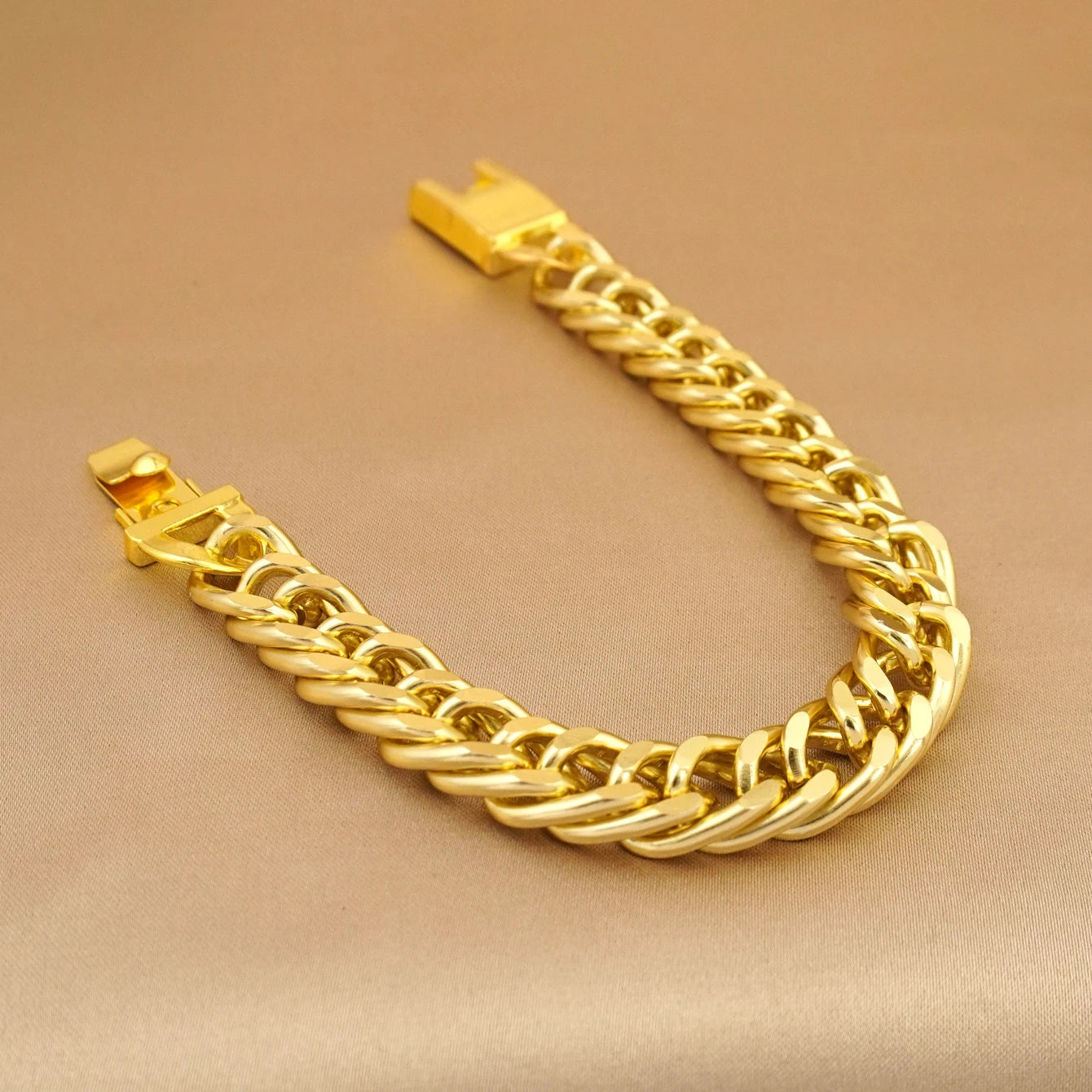 24K gold-plated hip-hop style men's bracelet, classic pairing for rock musicians, jewelry accessories for street enthusiasts