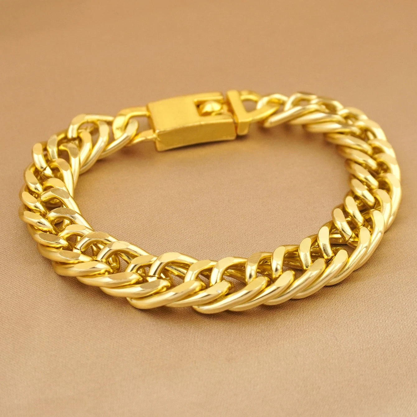 24K gold-plated hip-hop style men's bracelet, classic pairing for rock musicians, jewelry accessories for street enthusiasts